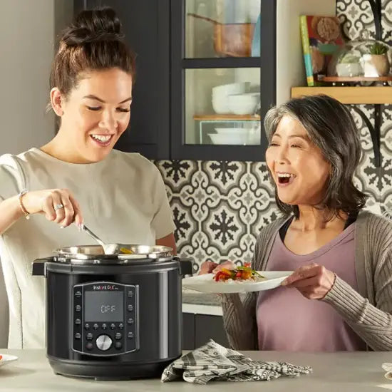 Instant Pot - 8Qt Pro Electric Pressure Cooker - Black